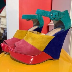 Gianni Bini colorful suede and patent wedge platform heel sandals size 7